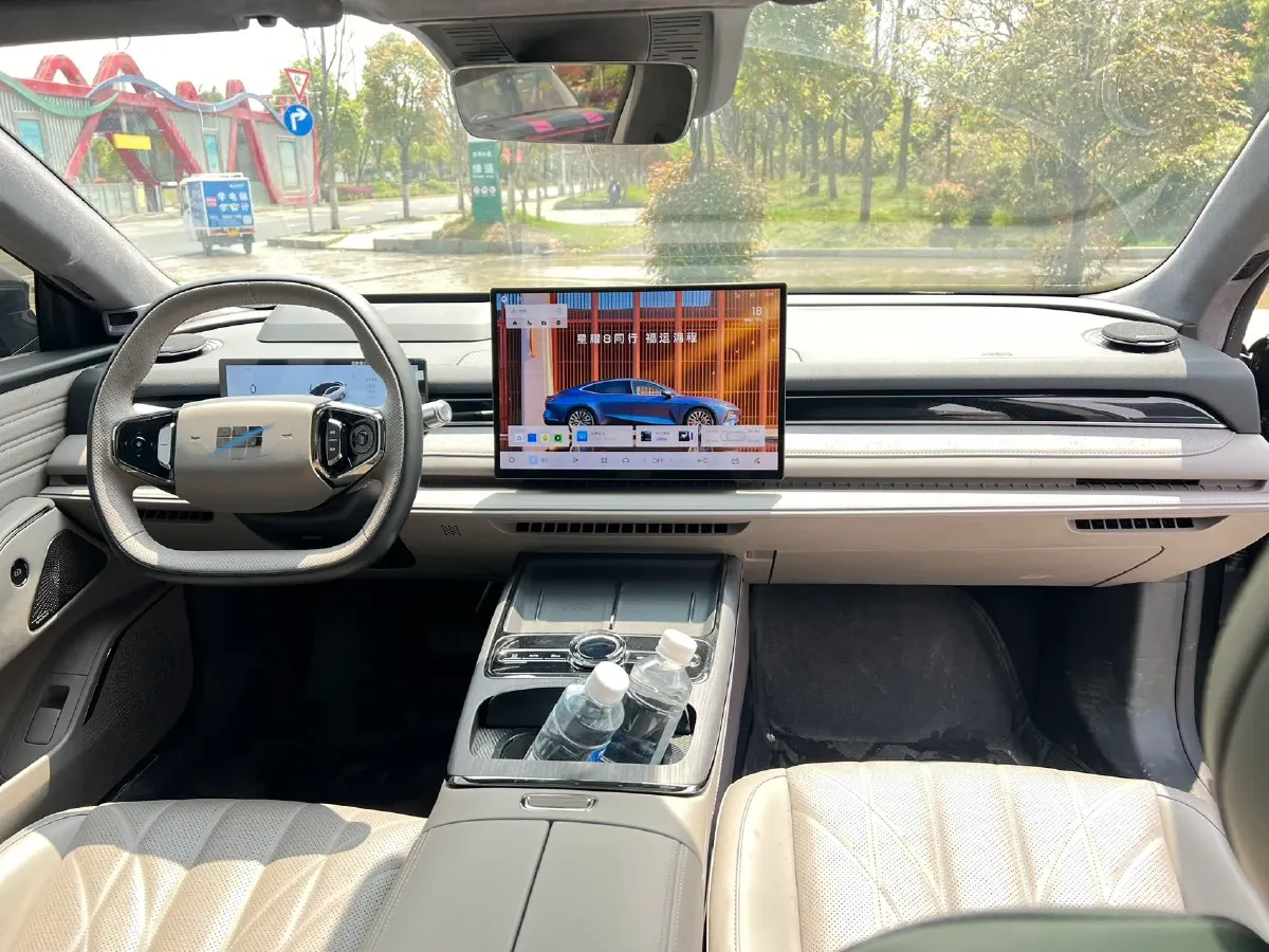 2025 Geely Galaxy Starshine 8 1.5T 163HP L4 3DHT PHEV 27.69KWH,autocango,china used car exporter,china ev exporter,chinese used car exporter,chinese used ev exporter