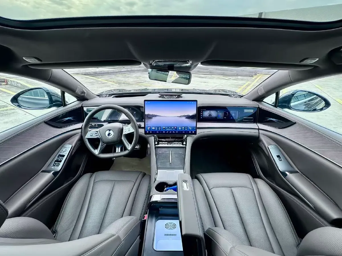 2024 Denza DenzaZ9 2.0T 207HP L4 E-CVT PHEV 38.5KWH,autocango,china used car exporter,china ev exporter,chinese used car exporter,chinese used ev exporter