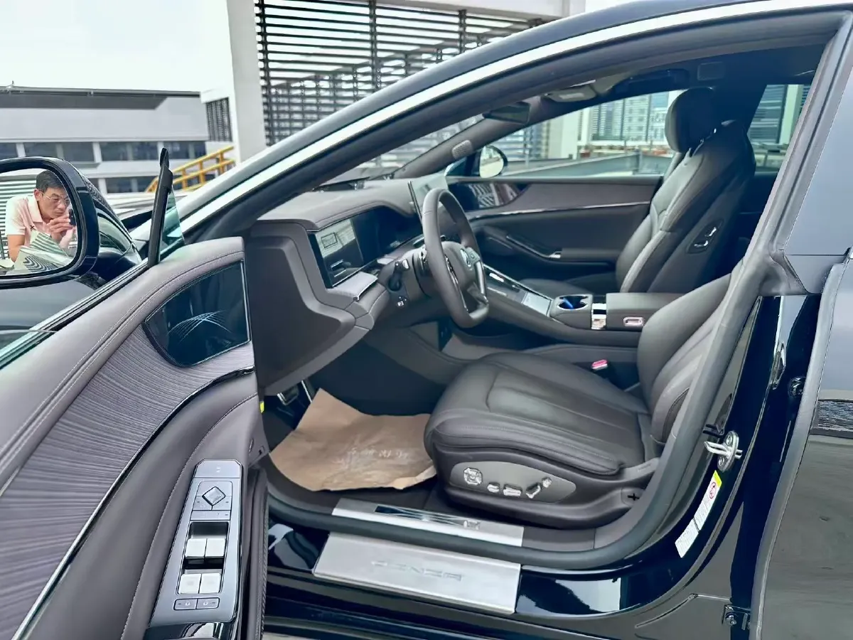 2024 Denza DenzaZ9 2.0T 207HP L4 E-CVT PHEV 38.5KWH,autocango,china used car exporter,china ev exporter,chinese used car exporter,chinese used ev exporter