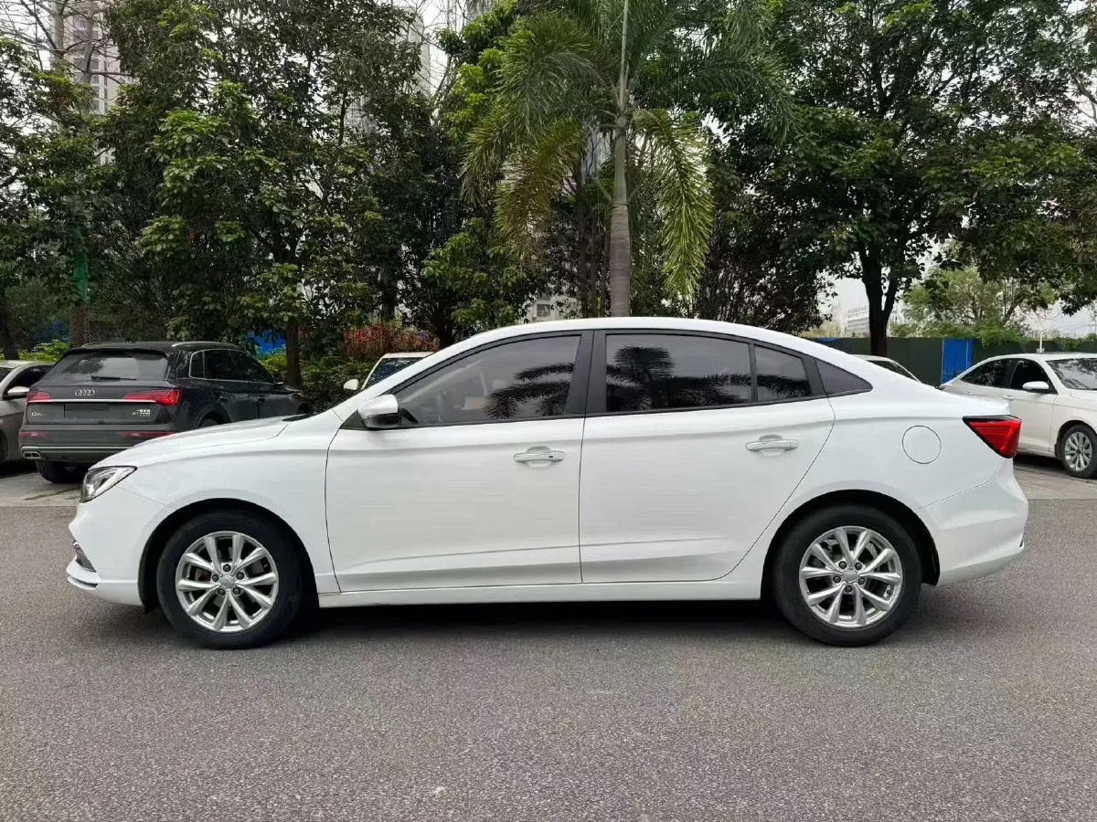 2020 Roewe i5 1.5L 120HP L4 CVT,autocango,china used car exporter,china ev exporter,chinese used car exporter,chinese used ev exporter