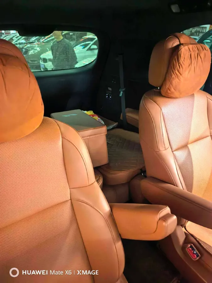 2023 Li L8 Range Extended 154HP REEV 40.9KWH,autocango,china used car exporter,china ev exporter,chinese used car exporter,chinese used ev exporter