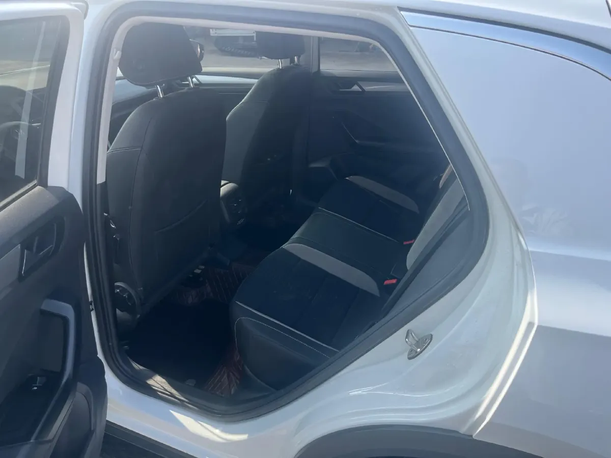 2019 Volkswagen T-Roc 1.4T 131HP L4 7DCT,autocango,china used car exporter,china ev exporter,chinese used car exporter,chinese used ev exporter