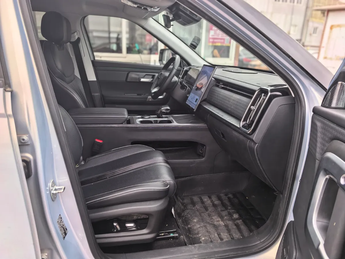 2023 Chery Exploration 06 1.6T 197HP L4 7DCT,autocango,china used car exporter,china ev exporter,chinese used car exporter,chinese used ev exporter