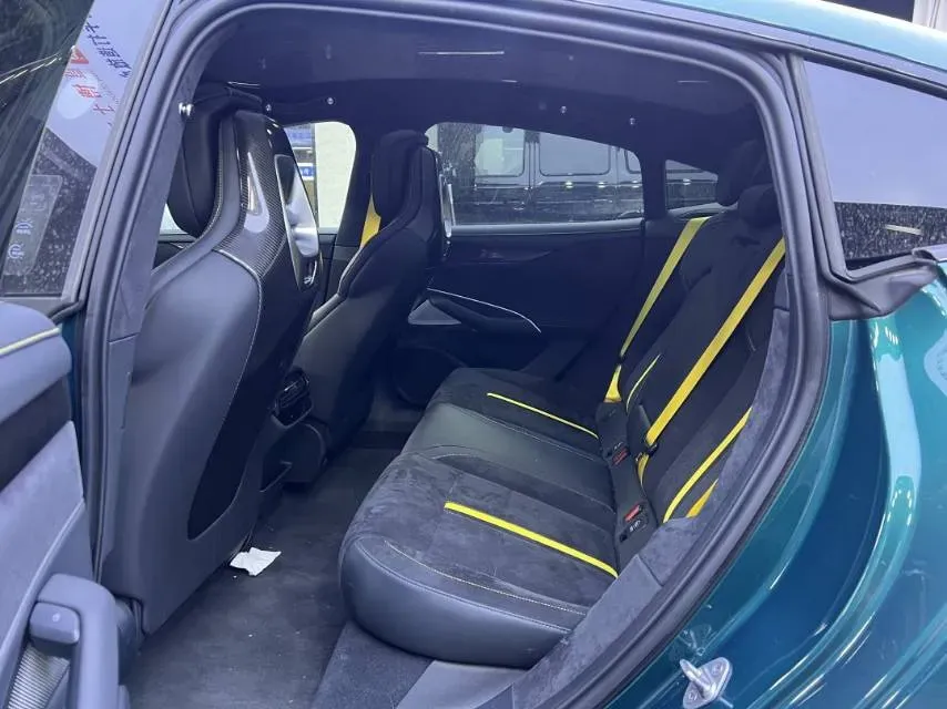 2025 MI SU7 Ultra BEV 93.7KWH,autocango,china used car exporter,china ev exporter,chinese used car exporter,chinese used ev exporter