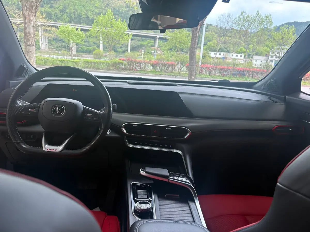 2021 ChangAn UNI-T 1.5T 180HP L4 7DCT,autocango,china used car exporter,china ev exporter,chinese used car exporter,chinese used ev exporter