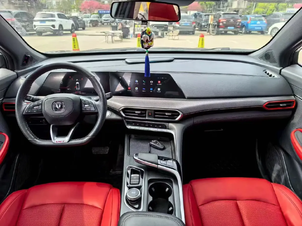 2020 ChangAn UNI-T 1.5T 180HP L4 7DCT,autocango,china used car exporter,china ev exporter,chinese used car exporter,chinese used ev exporter