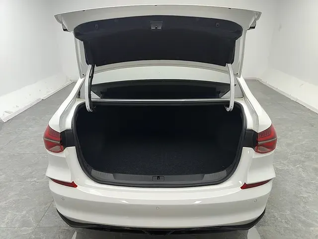 2019 Chevrolet Monza 1.3T 163HP L3 6AT,autocango,china used car exporter,china ev exporter,chinese used car exporter,chinese used ev exporter