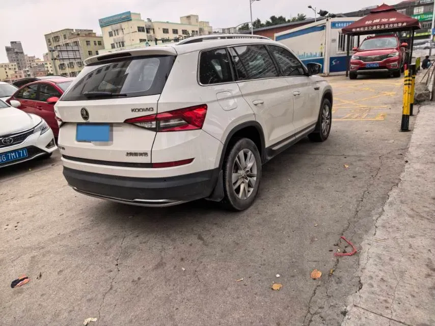 2018 Skoda Kodiak 2.0T 186HP L4 7DCT,autocango,china used car exporter,china ev exporter,chinese used car exporter,chinese used ev exporter