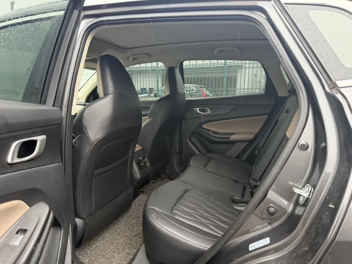 2022 ChangAn Oshan X7 Plus 1.5T 188HP L4 7DCT,autocango,china used car exporter,china ev exporter,chinese used car exporter,chinese used ev exporter