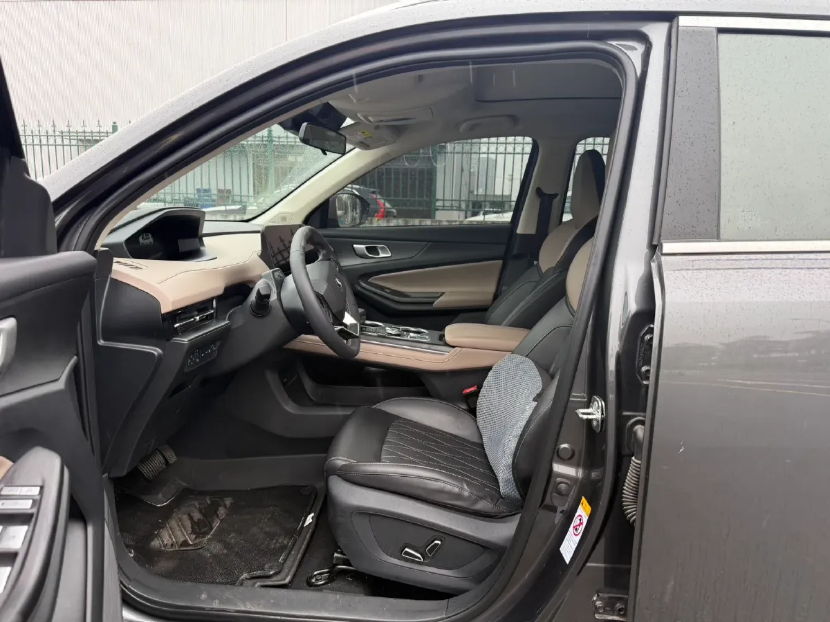 2022 ChangAn Oshan X7 Plus 1.5T 188HP L4 7DCT,autocango,china used car exporter,china ev exporter,chinese used car exporter,chinese used ev exporter