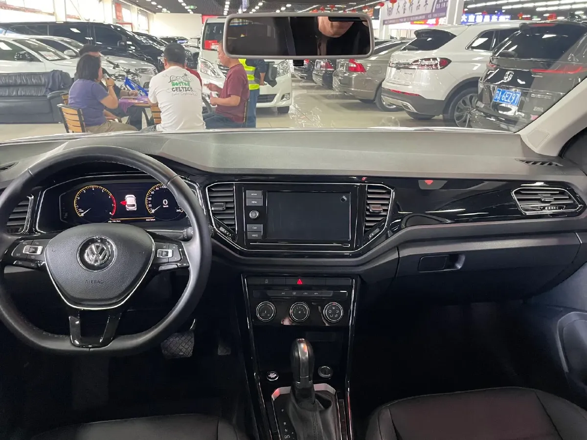 2020 Volkswagen T-Roc 1.4T 150HP L4 7DCT,autocango,china used car exporter,china ev exporter,chinese used car exporter,chinese used ev exporter