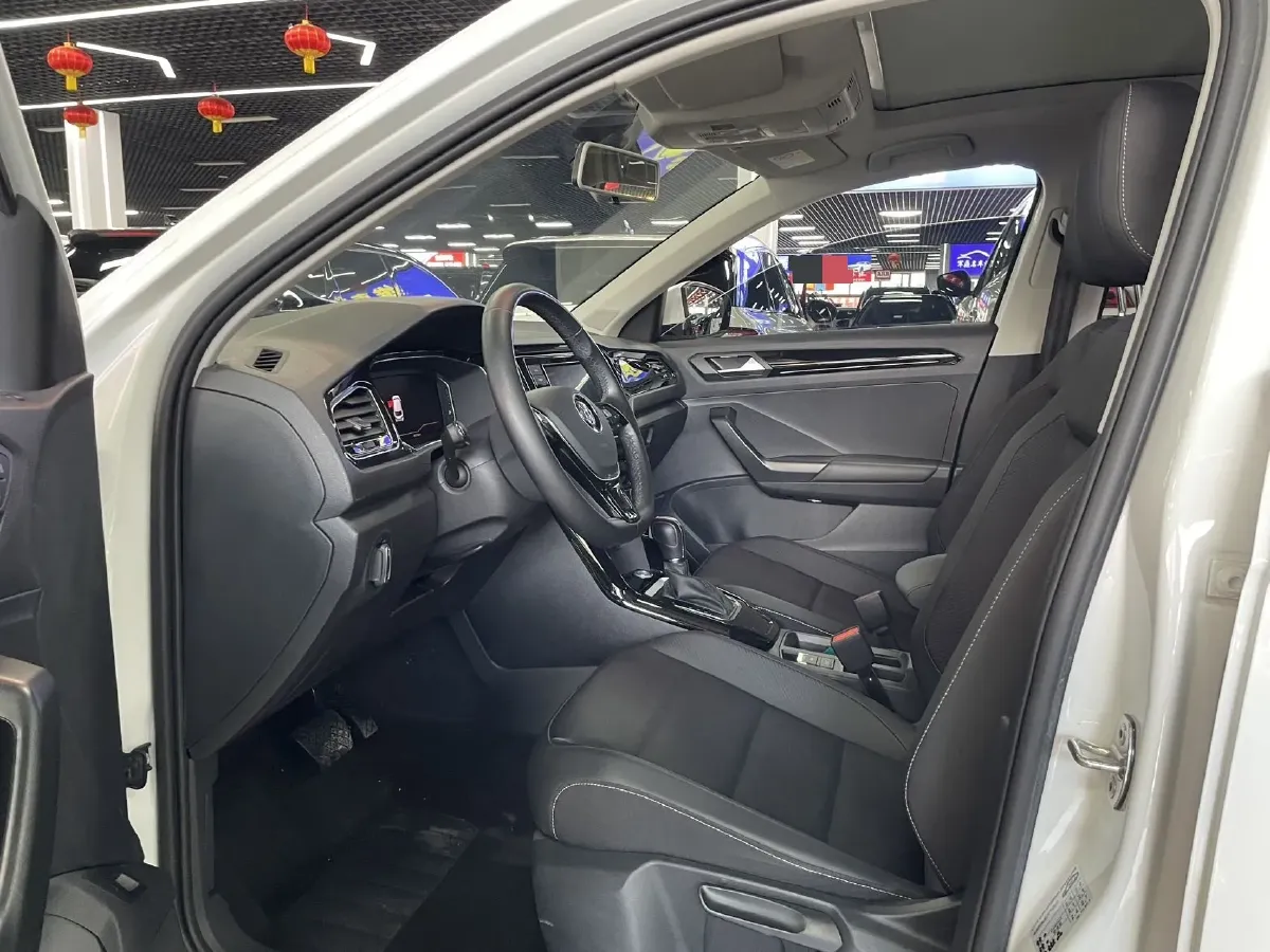 2020 Volkswagen T-Roc 1.4T 150HP L4 7DCT,autocango,china used car exporter,china ev exporter,chinese used car exporter,chinese used ev exporter