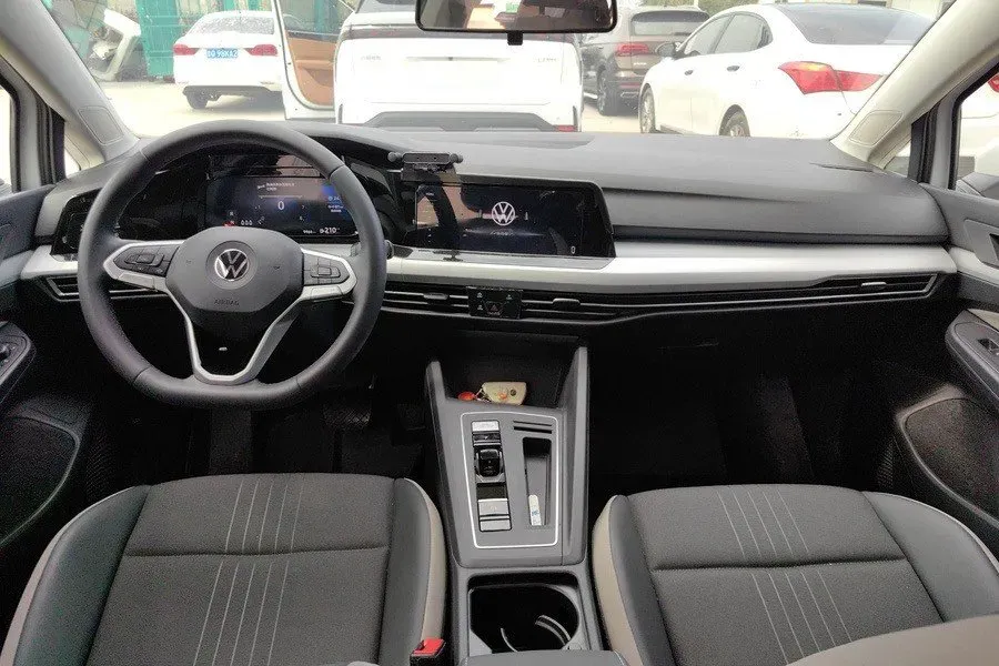 2023 Volkswagen Golf 1.4T 150HP L4 7DCT,autocango,china used car exporter,china ev exporter,chinese used car exporter,chinese used ev exporter