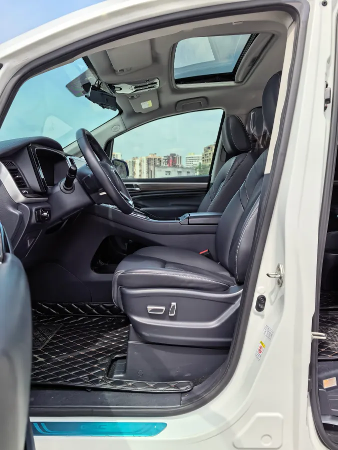 2023 GAC Trumpchi M8 2.0T 252HP L4 8AT,autocango,china used car exporter,china ev exporter,chinese used car exporter,chinese used ev exporter