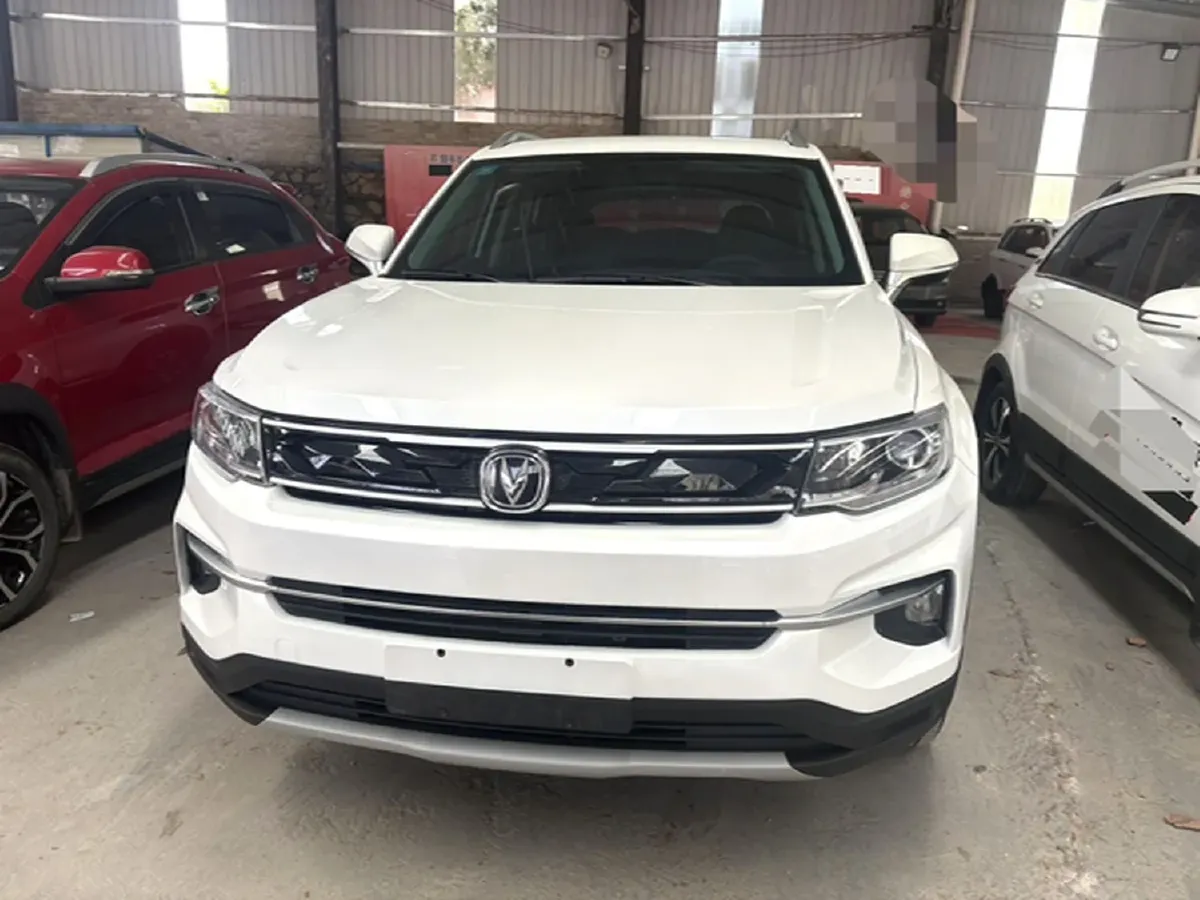 2019 ChangAn CS35 Plus 1.6L 128HP L4 5MT,autocango,china used car exporter,china ev exporter,chinese used car exporter,chinese used ev exporter