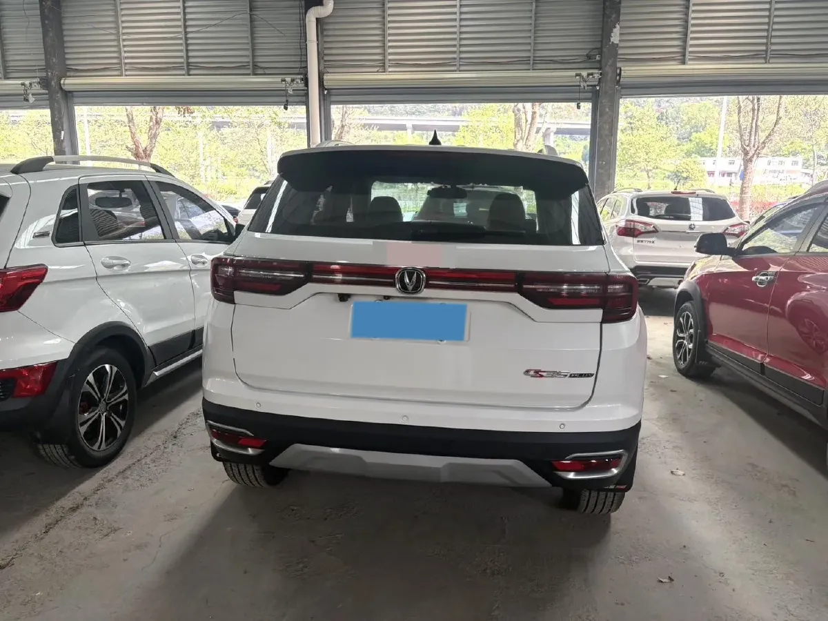 2019 ChangAn CS35 Plus 1.6L 128HP L4 5MT,autocango,china used car exporter,china ev exporter,chinese used car exporter,chinese used ev exporter