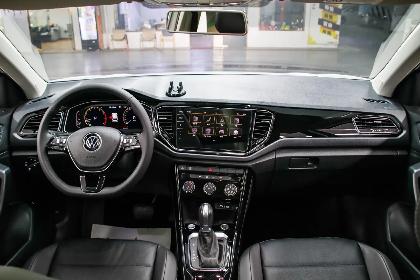 2021 Volkswagen T-Roc 1.4T 150HP L4 7DCT,autocango,china used car exporter,china ev exporter,chinese used car exporter,chinese used ev exporter