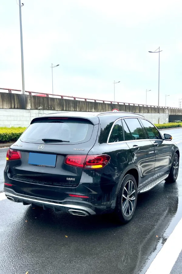 2021 Mercedes-Benz GLC Class 2.0T 197HP L4 9AT,autocango,china used car exporter,china ev exporter,chinese used car exporter,chinese used ev exporter