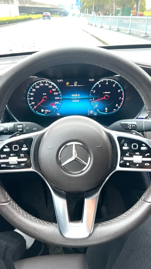 2021 Mercedes-Benz GLC Class 2.0T 197HP L4 9AT,autocango,china used car exporter,china ev exporter,chinese used car exporter,chinese used ev exporter