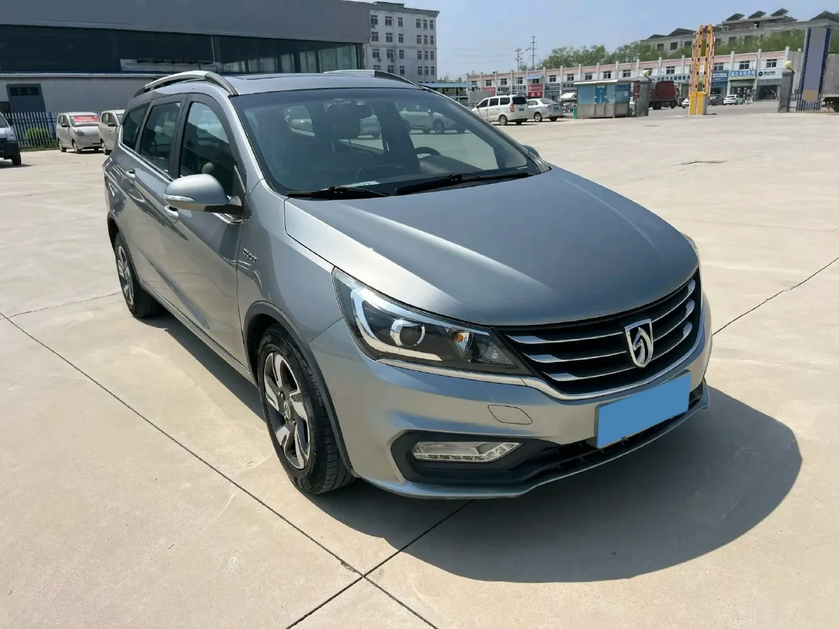 2017 BaoJun 310W 1.5L 112HP L4 6MT,autocango,china used car exporter,china ev exporter,chinese used car exporter,chinese used ev exporter