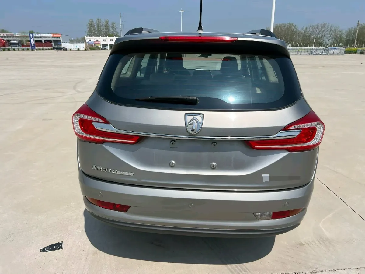 2017 BaoJun 310W 1.5L 112HP L4 6MT,autocango,china used car exporter,china ev exporter,chinese used car exporter,chinese used ev exporter