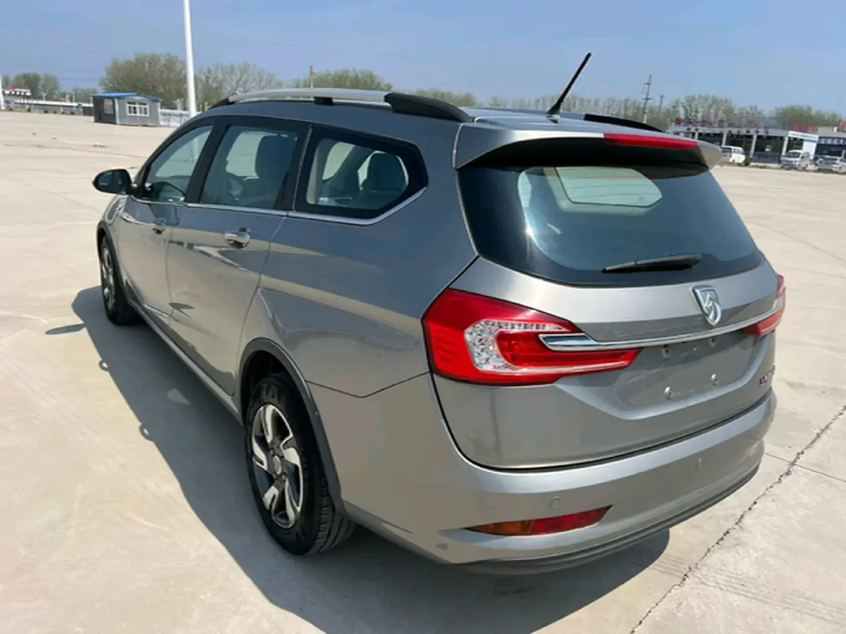 2017 BaoJun 310W 1.5L 112HP L4 6MT,autocango,china used car exporter,china ev exporter,chinese used car exporter,chinese used ev exporter