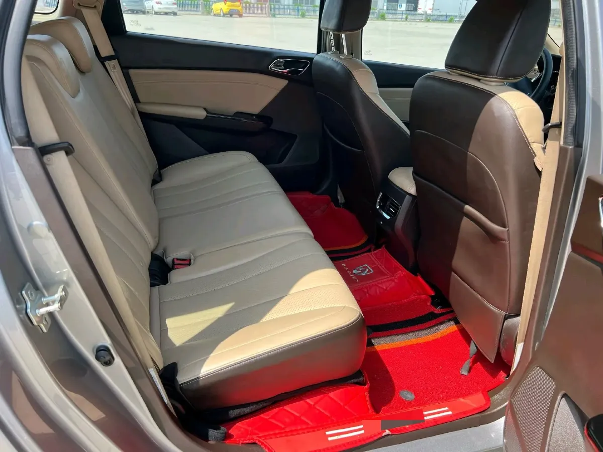 2017 BaoJun 310W 1.5L 112HP L4 6MT,autocango,china used car exporter,china ev exporter,chinese used car exporter,chinese used ev exporter