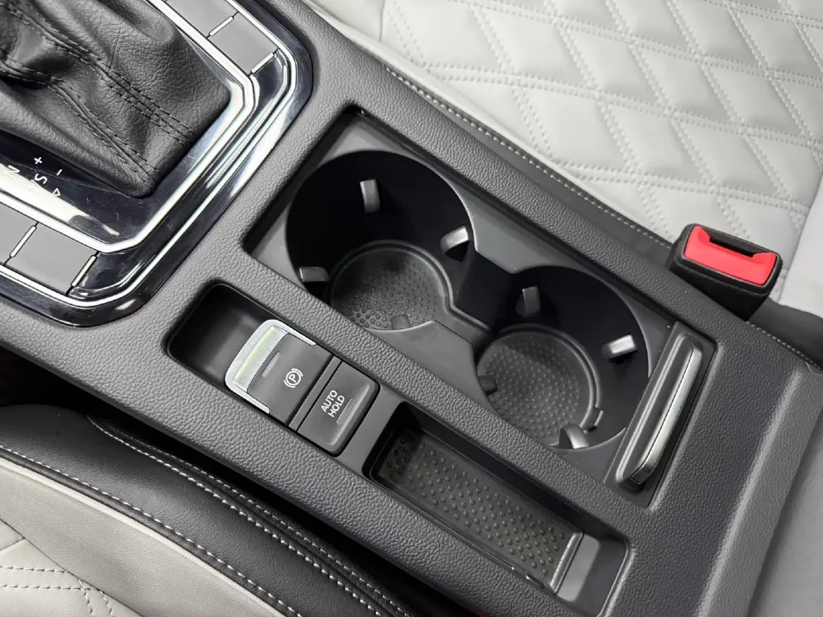 2023 Volkswagen Magotan 1.4T 150HP L4 7DCT,autocango,china used car exporter,china ev exporter,chinese used car exporter,chinese used ev exporter