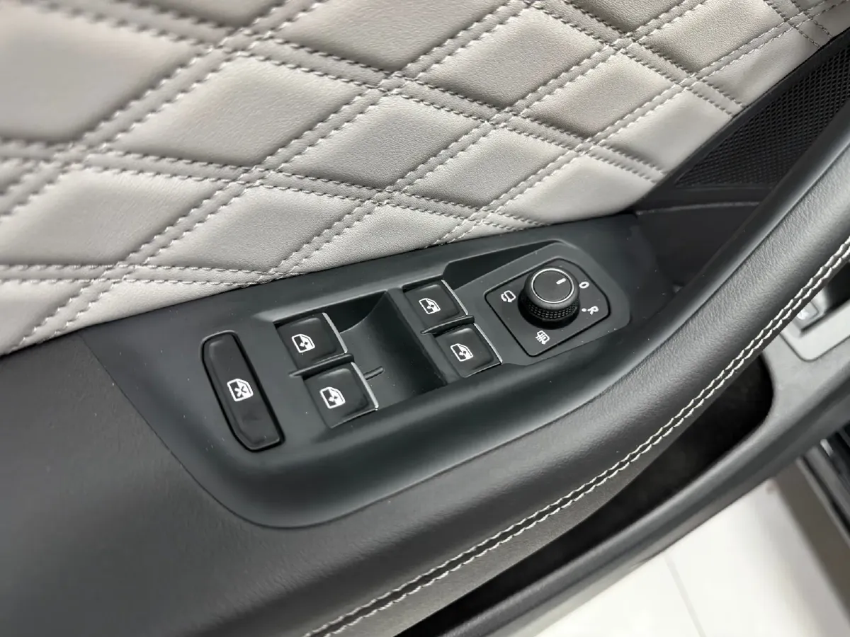 2023 Volkswagen Magotan 1.4T 150HP L4 7DCT,autocango,china used car exporter,china ev exporter,chinese used car exporter,chinese used ev exporter