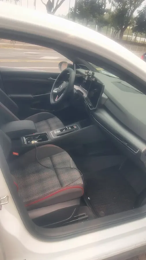 2025 Volkswagen GolfGTI 2.0T 220HP L4 7DCT,autocango,china used car exporter,china ev exporter,chinese used car exporter,chinese used ev exporter