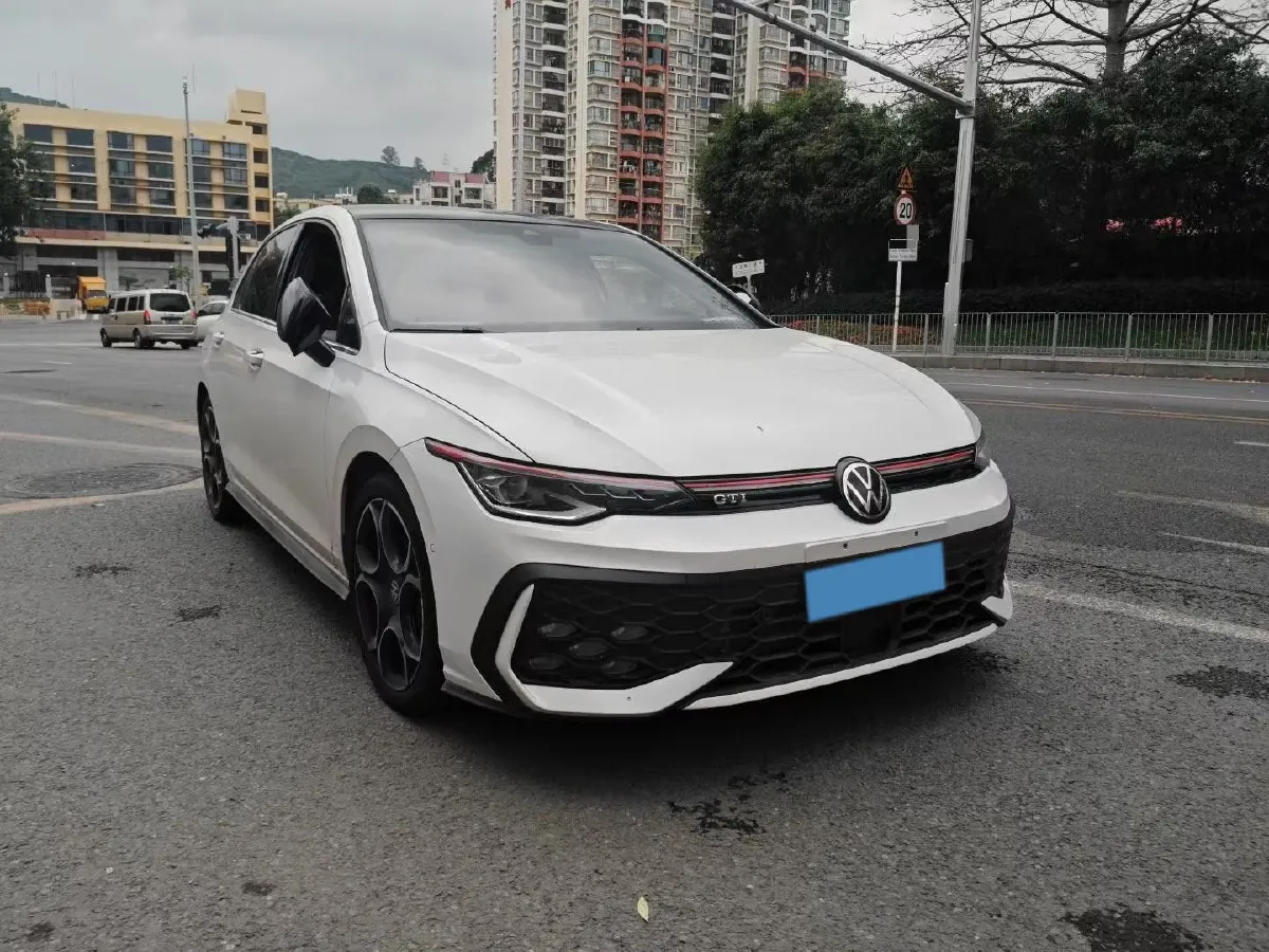 2025 Volkswagen GolfGTI 2.0T 220HP L4 7DCT,autocango,china used car exporter,china ev exporter,chinese used car exporter,chinese used ev exporter