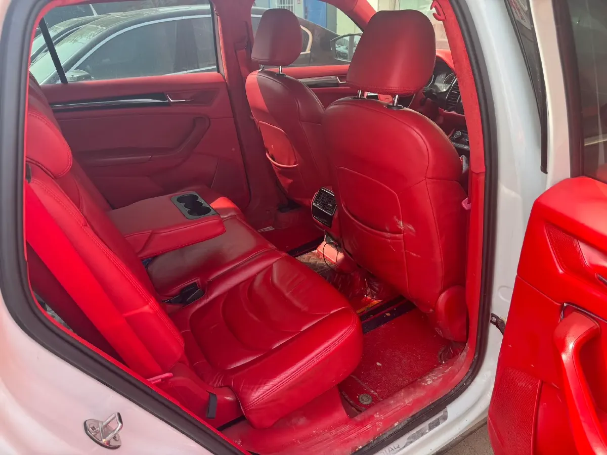 2018 Skoda Kodiak 2.0T 186HP L4 7DCT,autocango,china used car exporter,china ev exporter,chinese used car exporter,chinese used ev exporter