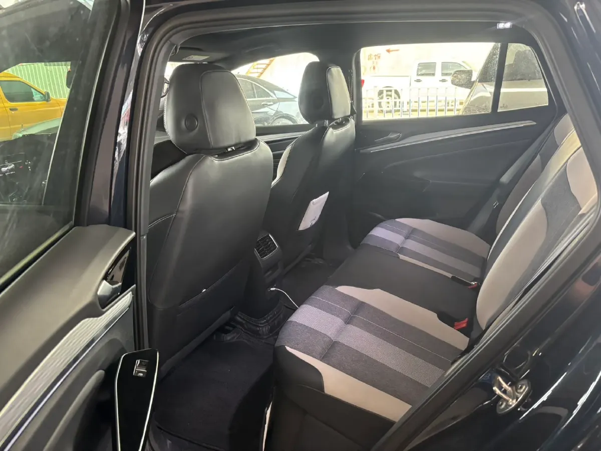 2024 Volkswagen ID.4 Crozz BEV 55.7KWH,autocango,china used car exporter,china ev exporter,chinese used car exporter,chinese used ev exporter