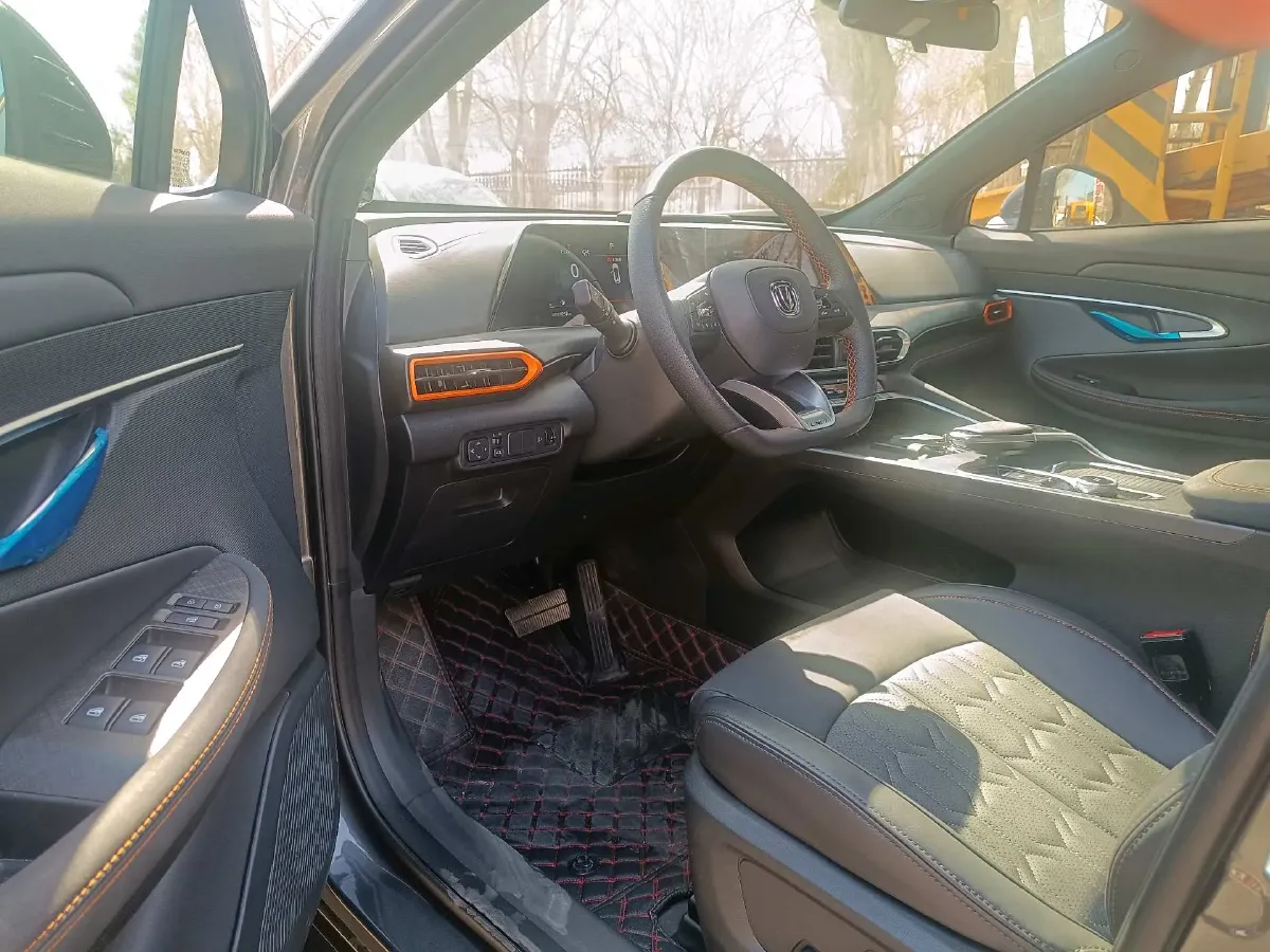 2022 ChangAn UNI-T 1.5T 188HP L4 7DCT,autocango,china used car exporter,china ev exporter,chinese used car exporter,chinese used ev exporter