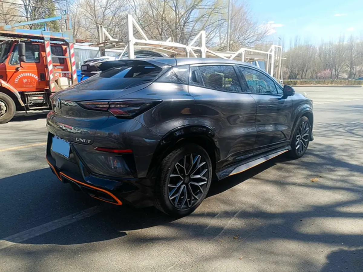 2022 ChangAn UNI-T 1.5T 188HP L4 7DCT,autocango,china used car exporter,china ev exporter,chinese used car exporter,chinese used ev exporter