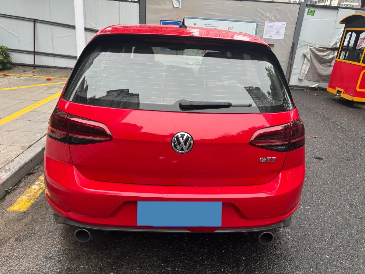 2018 Volkswagen GolfGTI 2.0T 220HP L4 7DCT,autocango,china used car exporter,china ev exporter,chinese used car exporter,chinese used ev exporter