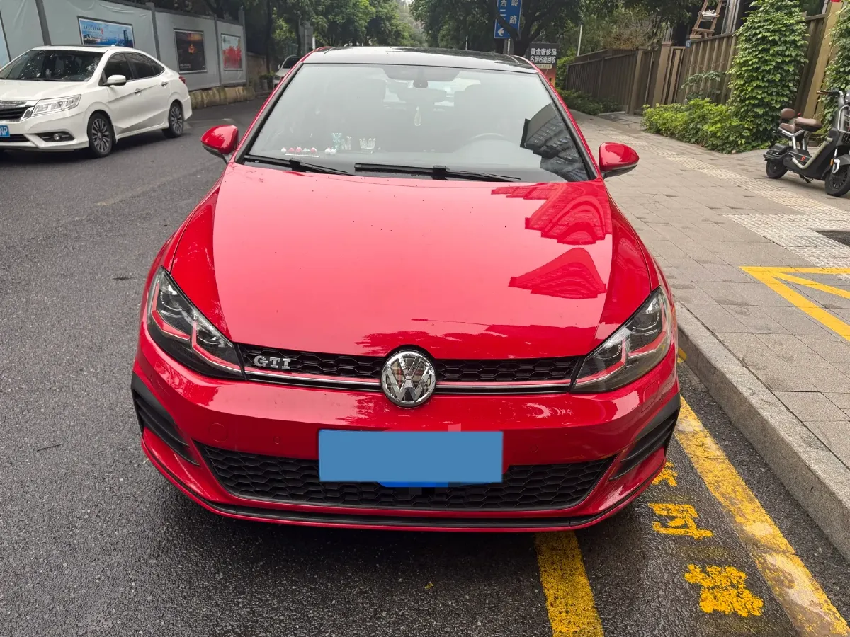 2018 Volkswagen GolfGTI 2.0T 220HP L4 7DCT,autocango,china used car exporter,china ev exporter,chinese used car exporter,chinese used ev exporter