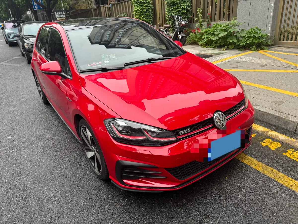 2018 Volkswagen GolfGTI 2.0T 220HP L4 7DCT,autocango,china used car exporter,china ev exporter,chinese used car exporter,chinese used ev exporter