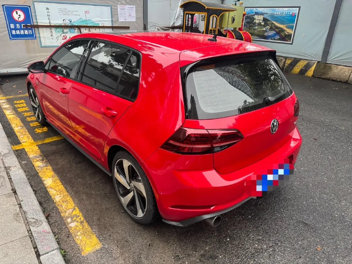 2018 Volkswagen GolfGTI 2.0T 220HP L4 7DCT,autocango,china used car exporter,china ev exporter,chinese used car exporter,chinese used ev exporter