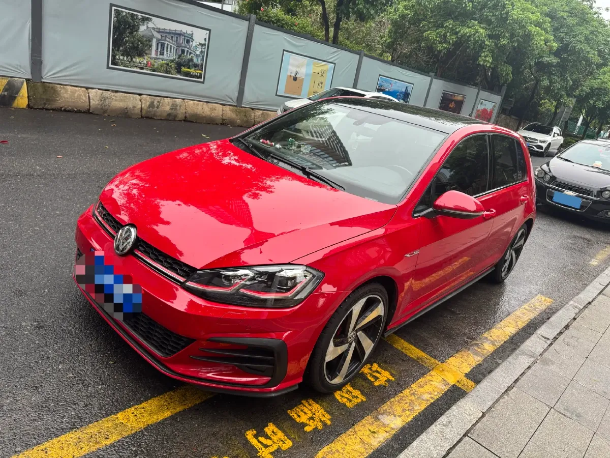 2018 Volkswagen GolfGTI 2.0T 220HP L4 7DCT,autocango,china used car exporter,china ev exporter,chinese used car exporter,chinese used ev exporter