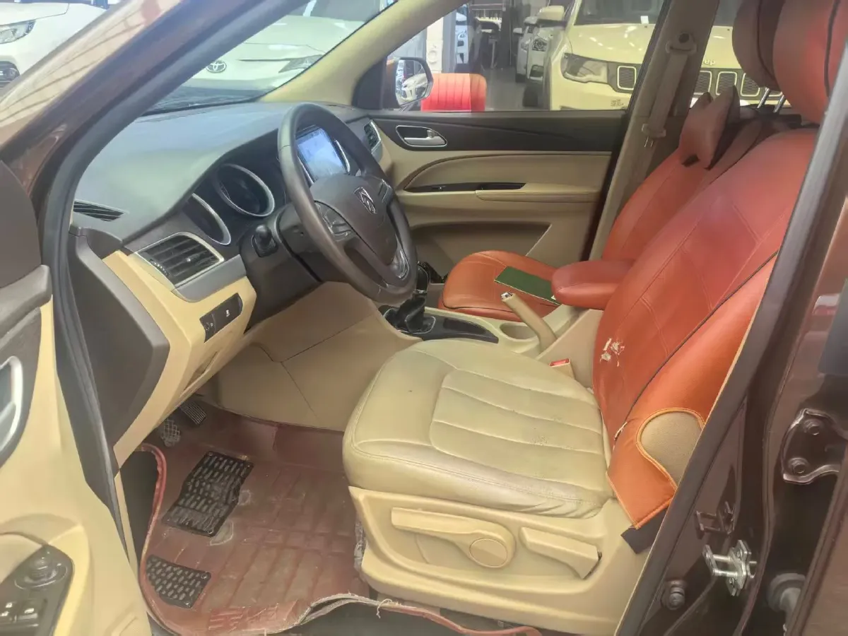 2016 BaoJun 730 1.5L 112HP L4 5MT,autocango,china used car exporter,china ev exporter,chinese used car exporter,chinese used ev exporter