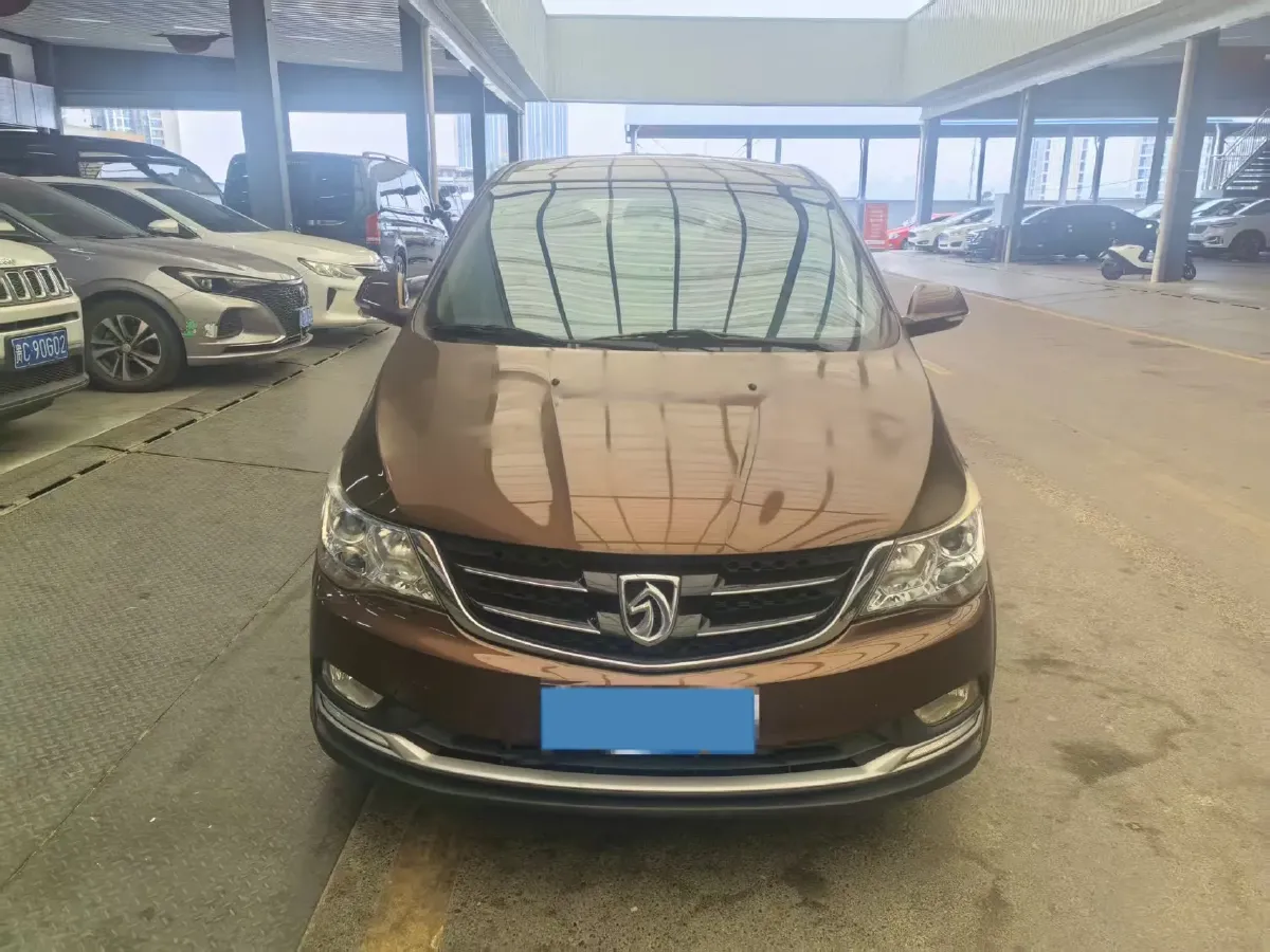 2016 BaoJun 730 1.5L 112HP L4 5MT,autocango,china used car exporter,china ev exporter,chinese used car exporter,chinese used ev exporter