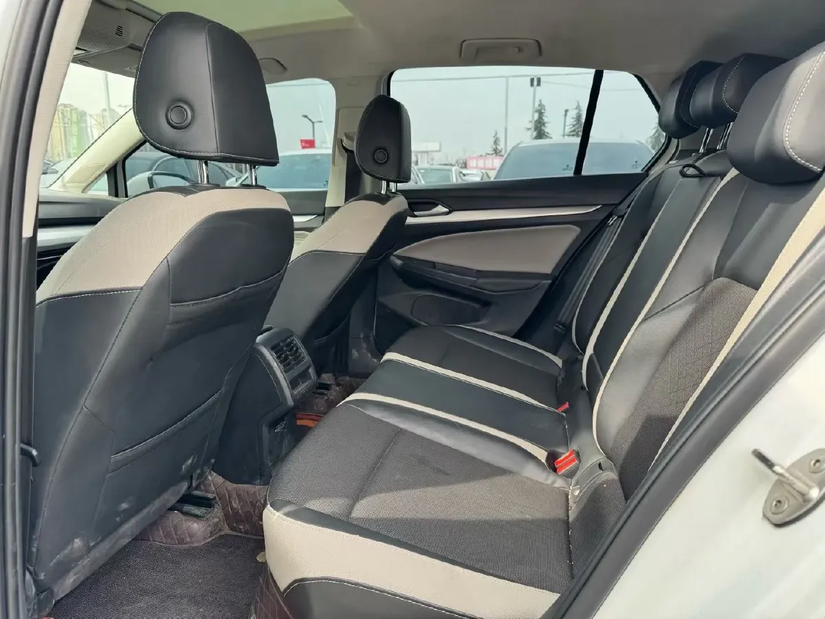 2023 Volkswagen Golf 1.4T 150HP L4 7DCT,autocango,china used car exporter,china ev exporter,chinese used car exporter,chinese used ev exporter