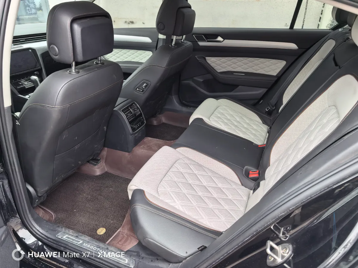 2023 Volkswagen Magotan 2.0T 186HP L4 7DCT,autocango,china used car exporter,china ev exporter,chinese used car exporter,chinese used ev exporter