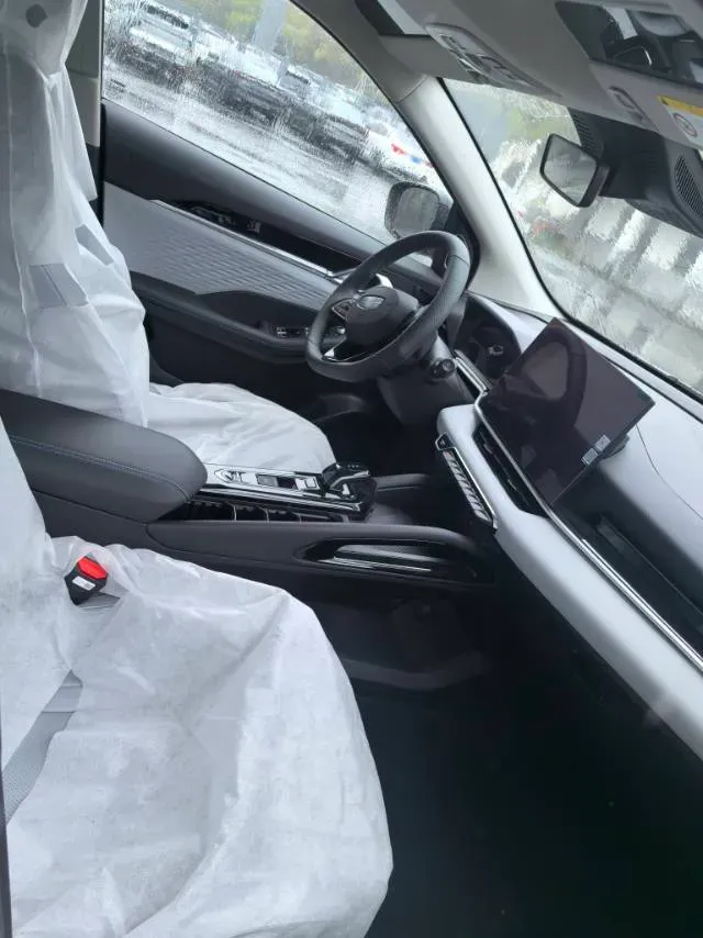 2025 Geely Coolray 1.5T 181HP L4 7DCT,autocango,china used car exporter,china ev exporter,chinese used car exporter,chinese used ev exporter