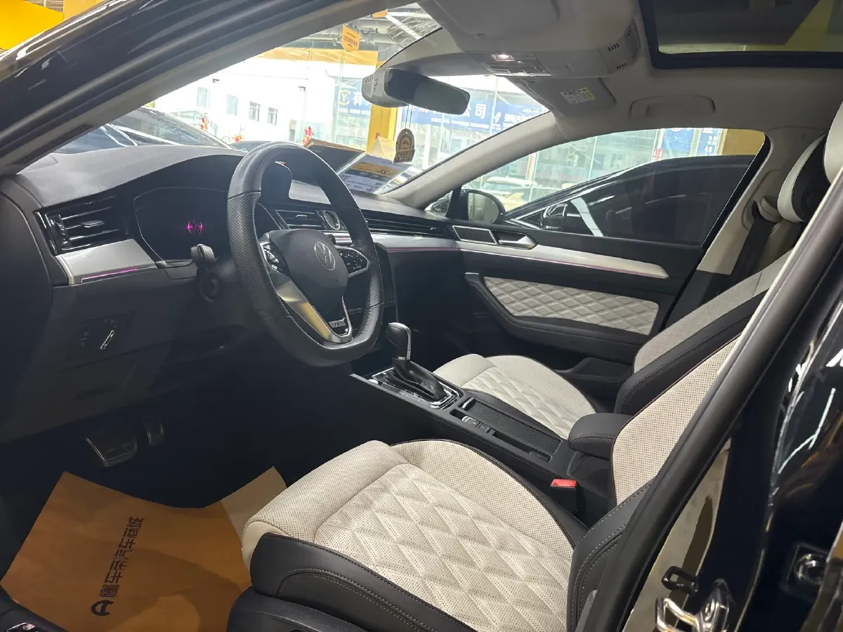 2023 Volkswagen Magotan 2.0T 186HP L4 7DCT,autocango,china used car exporter,china ev exporter,chinese used car exporter,chinese used ev exporter