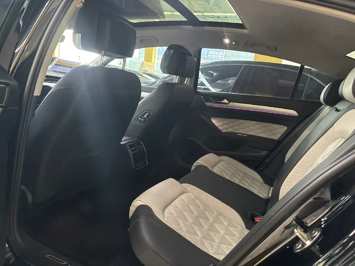 2023 Volkswagen Magotan 2.0T 186HP L4 7DCT,autocango,china used car exporter,china ev exporter,chinese used car exporter,chinese used ev exporter