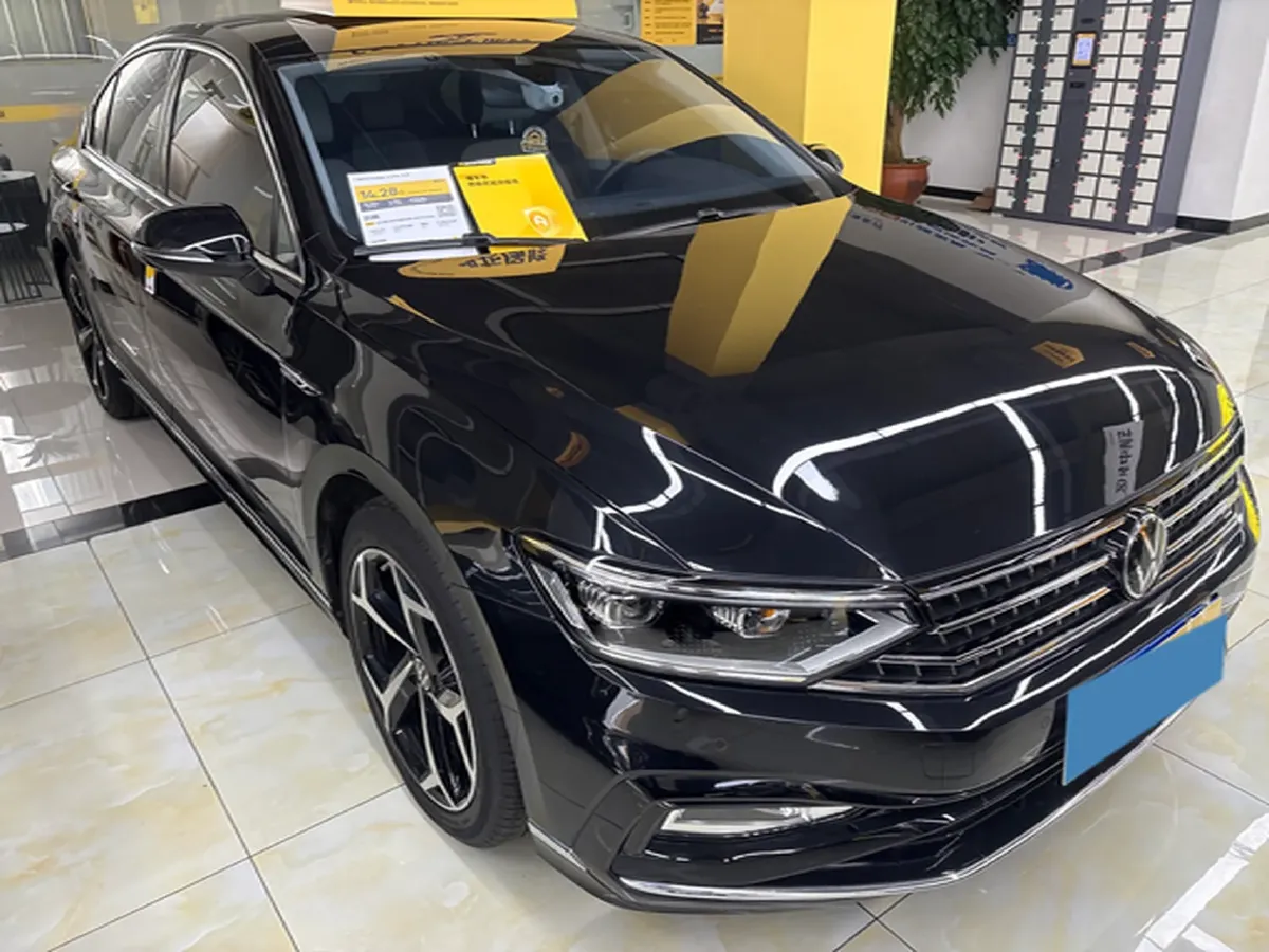 2023 Volkswagen Magotan 2.0T 186HP L4 7DCT,autocango,china used car exporter,china ev exporter,chinese used car exporter,chinese used ev exporter