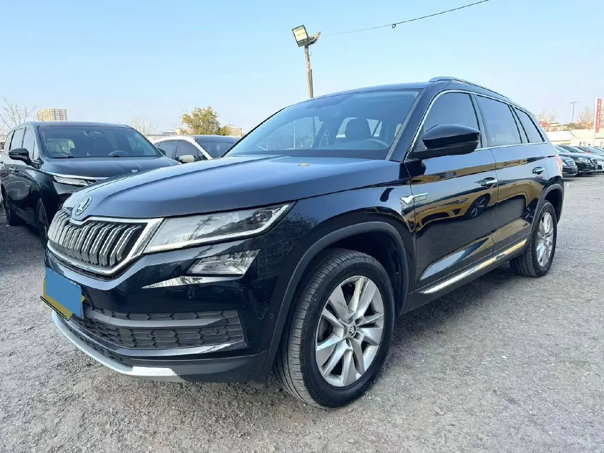 2021 Skoda Kodiak 2.0T 186HP L4 7DCT,autocango,china used car exporter,china ev exporter,chinese used car exporter,chinese used ev exporter