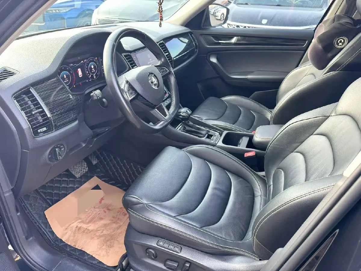 2021 Skoda Kodiak 2.0T 186HP L4 7DCT,autocango,china used car exporter,china ev exporter,chinese used car exporter,chinese used ev exporter